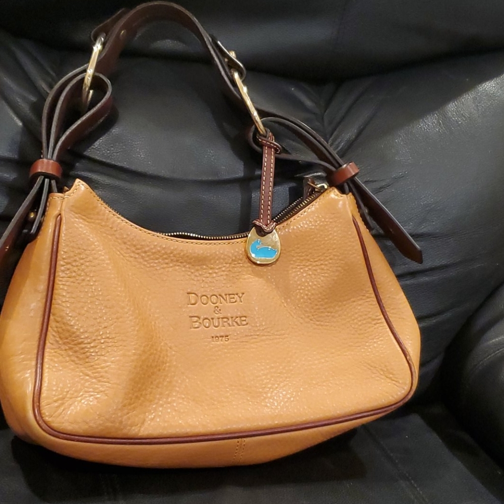 Dooney & Bourke hobo bah - Picture 1 of 11